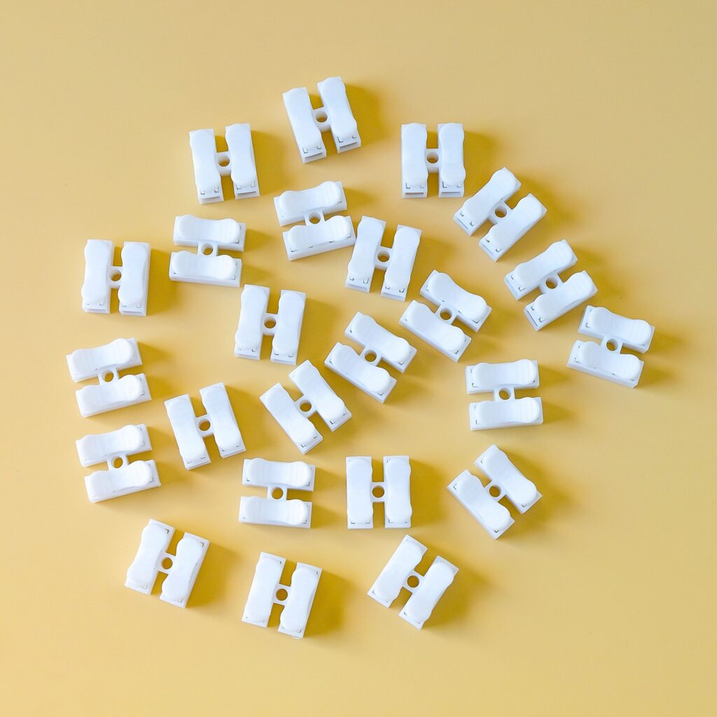 white plastic electrical terminal strip block ,Electric wire connectors .